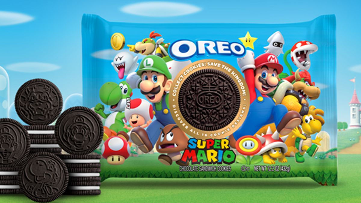 A stack of Oreo cookies next to the Super Mario packaging.